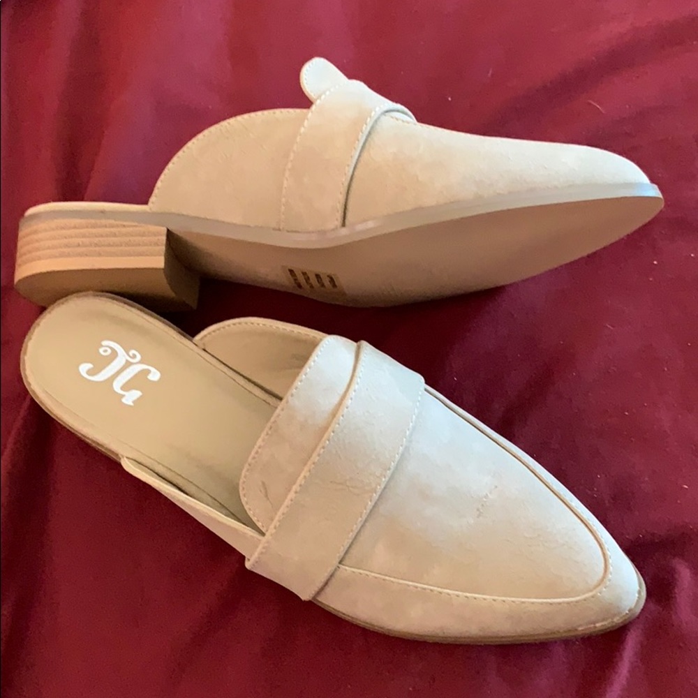Shoes - Picture 2 of 4